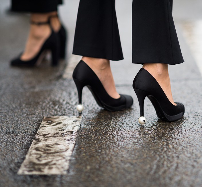 Street Style Shot of Chanel Pearl High Heels :: Pearls Only - UK | Save up  to 80% with Pearls Only UK