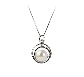9-10mm AA Quality Freshwater Cultured Pearl Pendant in Kelly White 9-10mm AA Quality Freshwater Cultured Pearl Pendant in Kelly White